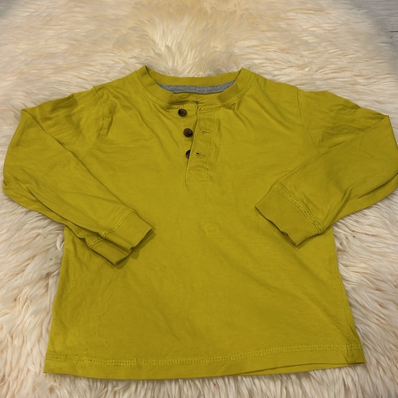 George Long Sleeve Henley Shirt Bundle in Gray and Yellow in Size 4T - Picture 5 of 8